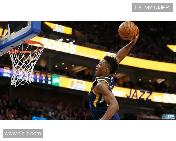 戈贝尔与足球明星同框合影展现体育界跨界友谊与合作魅力